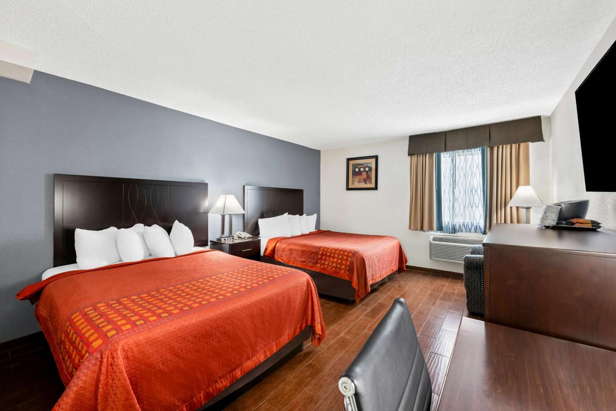 Surestay Plus Hotel By Best Western Lubbock Medical Center Екстер'єр фото