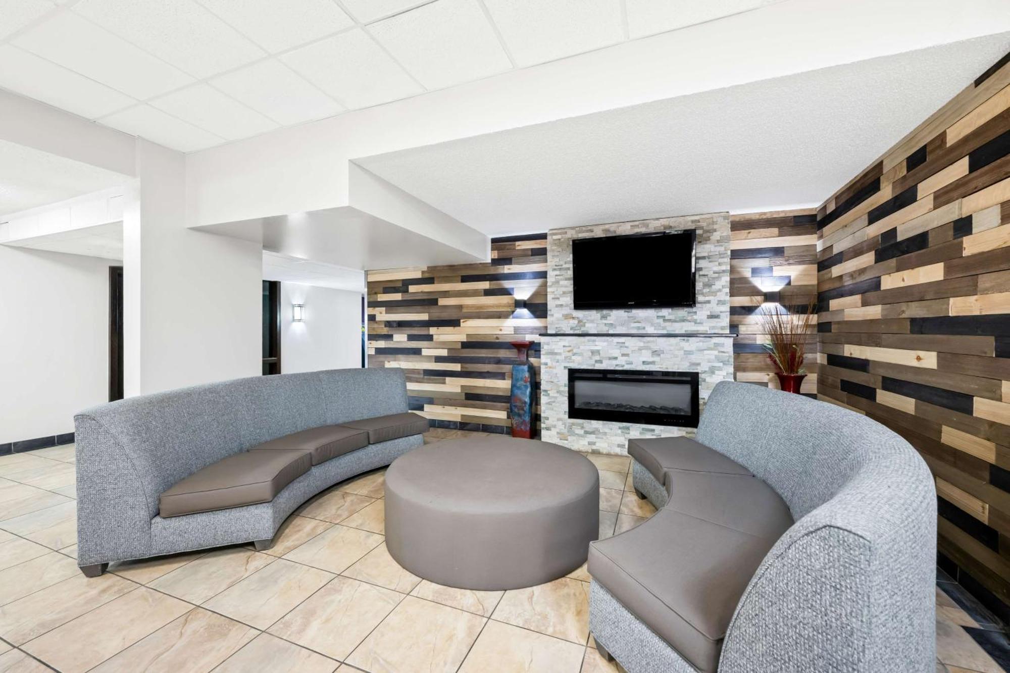 Surestay Plus Hotel By Best Western Lubbock Medical Center Екстер'єр фото