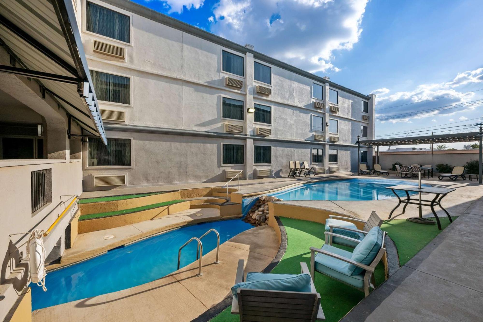 Surestay Plus Hotel By Best Western Lubbock Medical Center Екстер'єр фото