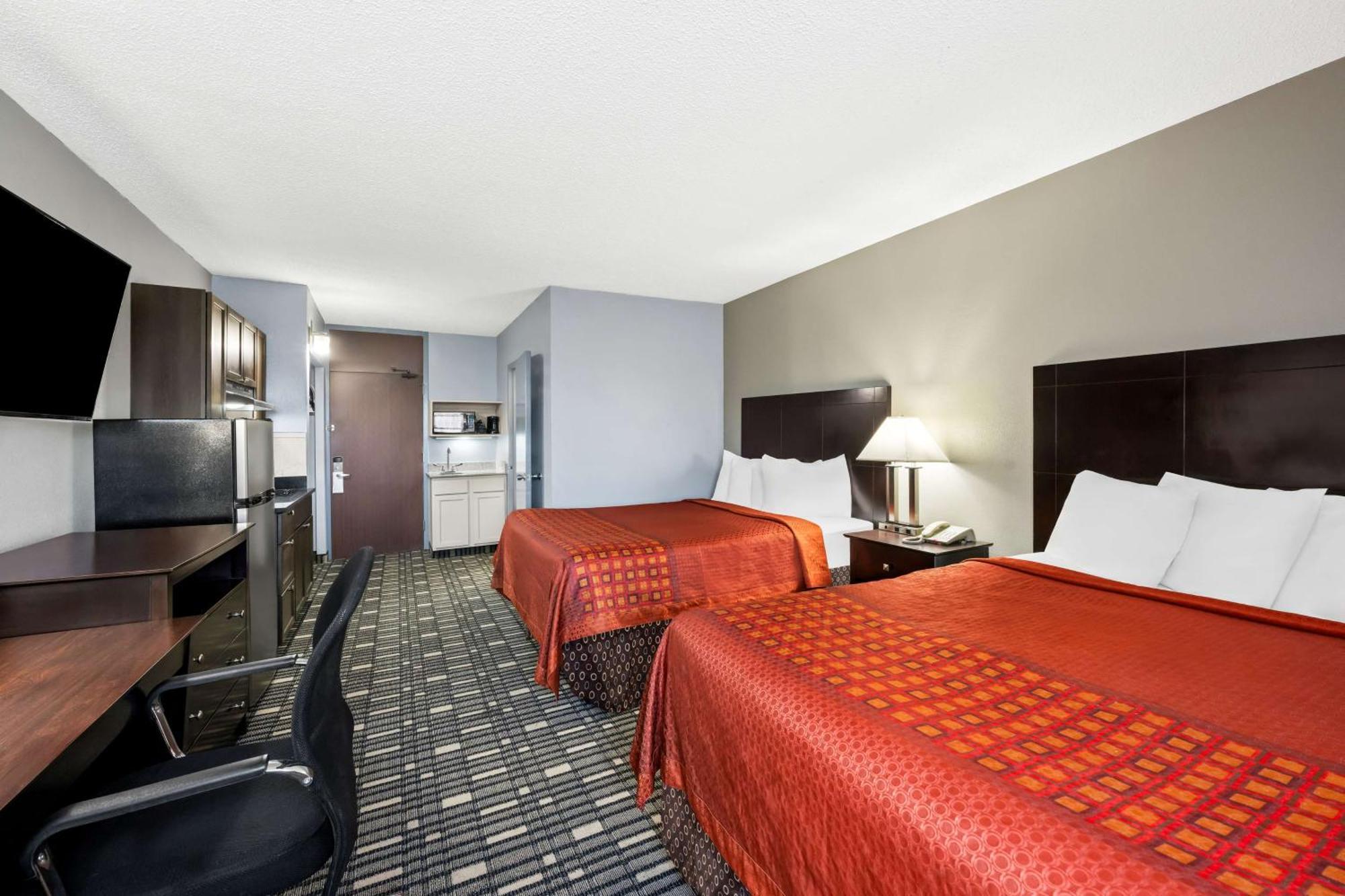 Surestay Plus Hotel By Best Western Lubbock Medical Center Екстер'єр фото