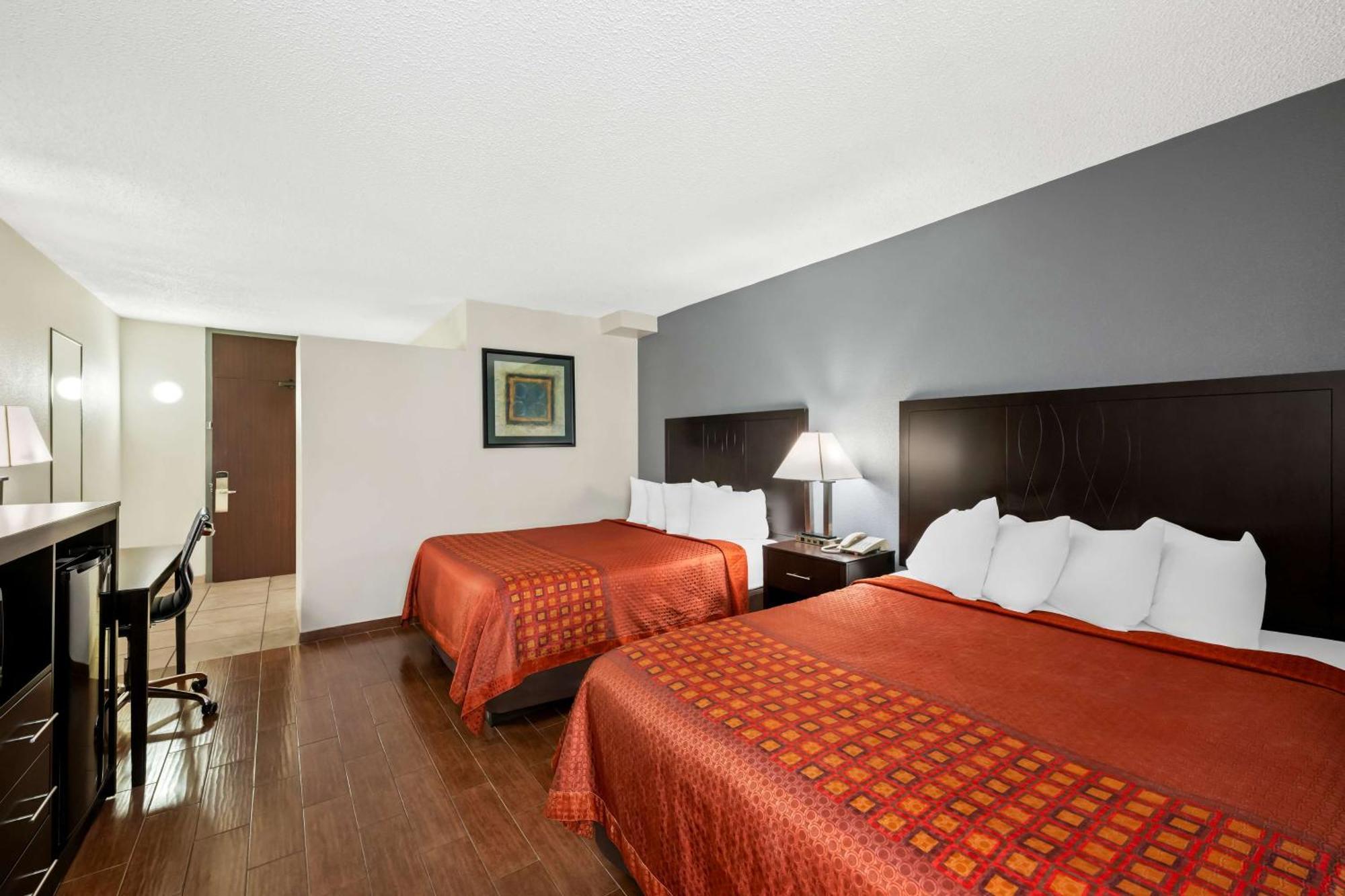 Surestay Plus Hotel By Best Western Lubbock Medical Center Екстер'єр фото