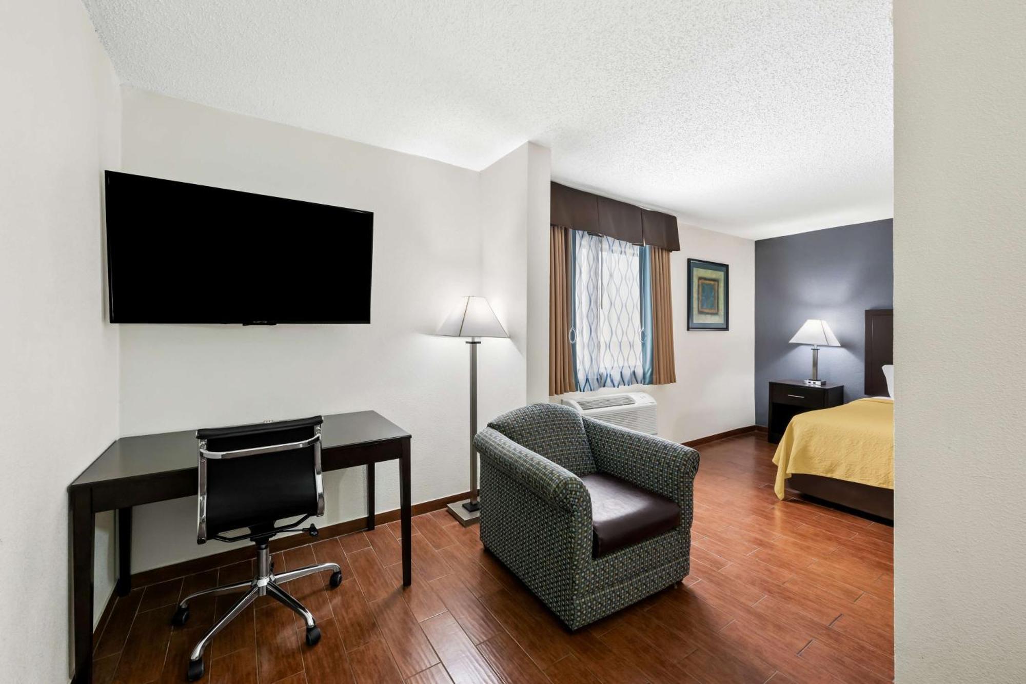 Surestay Plus Hotel By Best Western Lubbock Medical Center Екстер'єр фото
