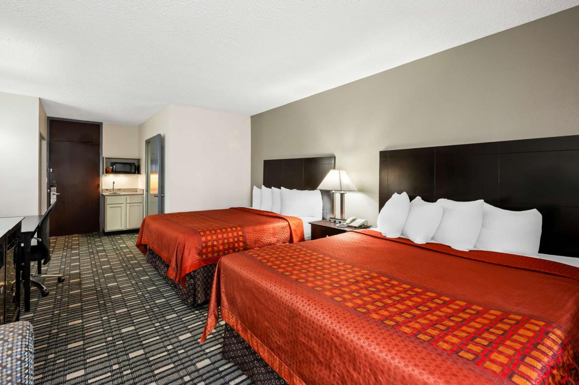 Surestay Plus Hotel By Best Western Lubbock Medical Center Екстер'єр фото