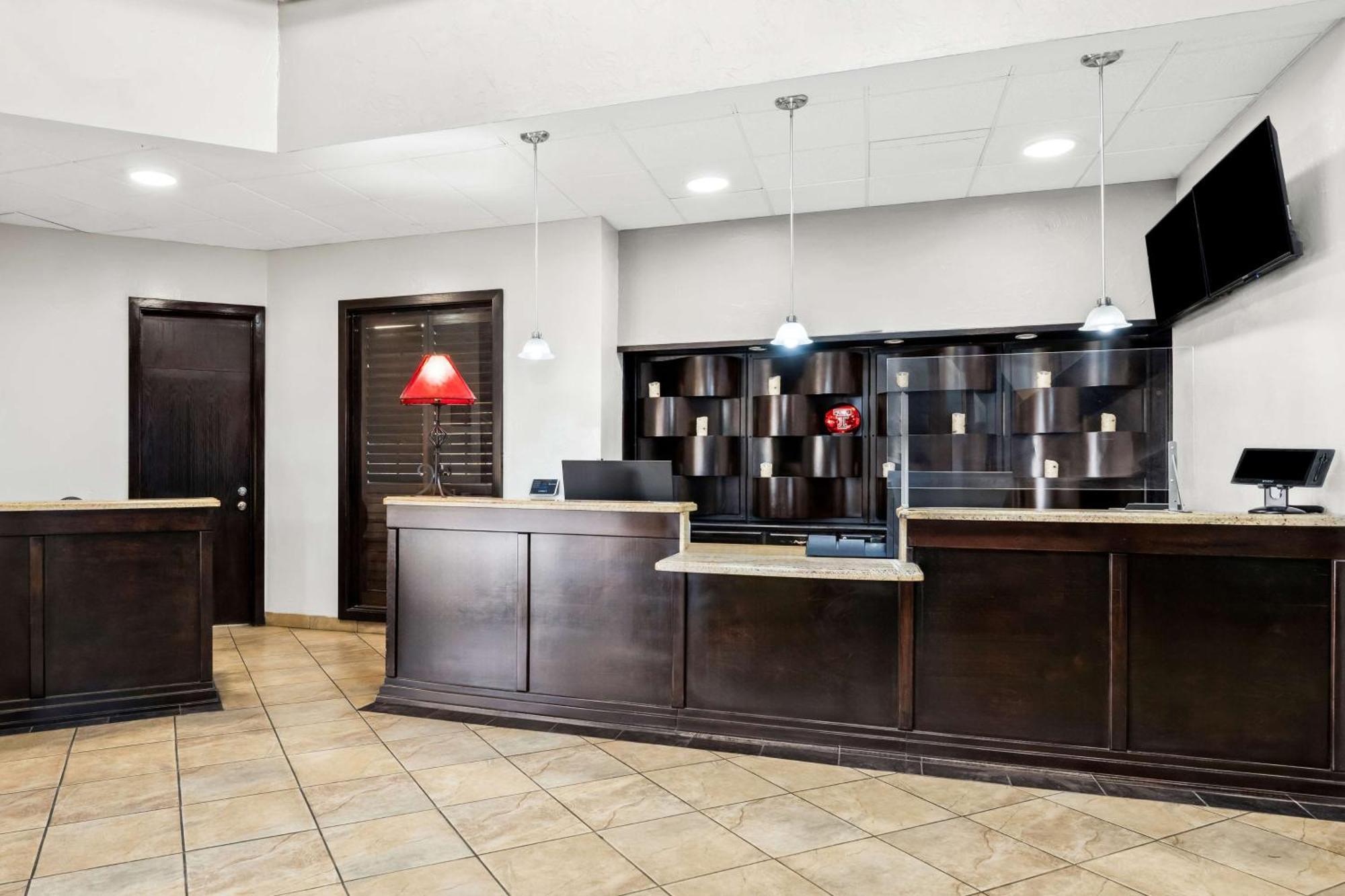 Surestay Plus Hotel By Best Western Lubbock Medical Center Екстер'єр фото