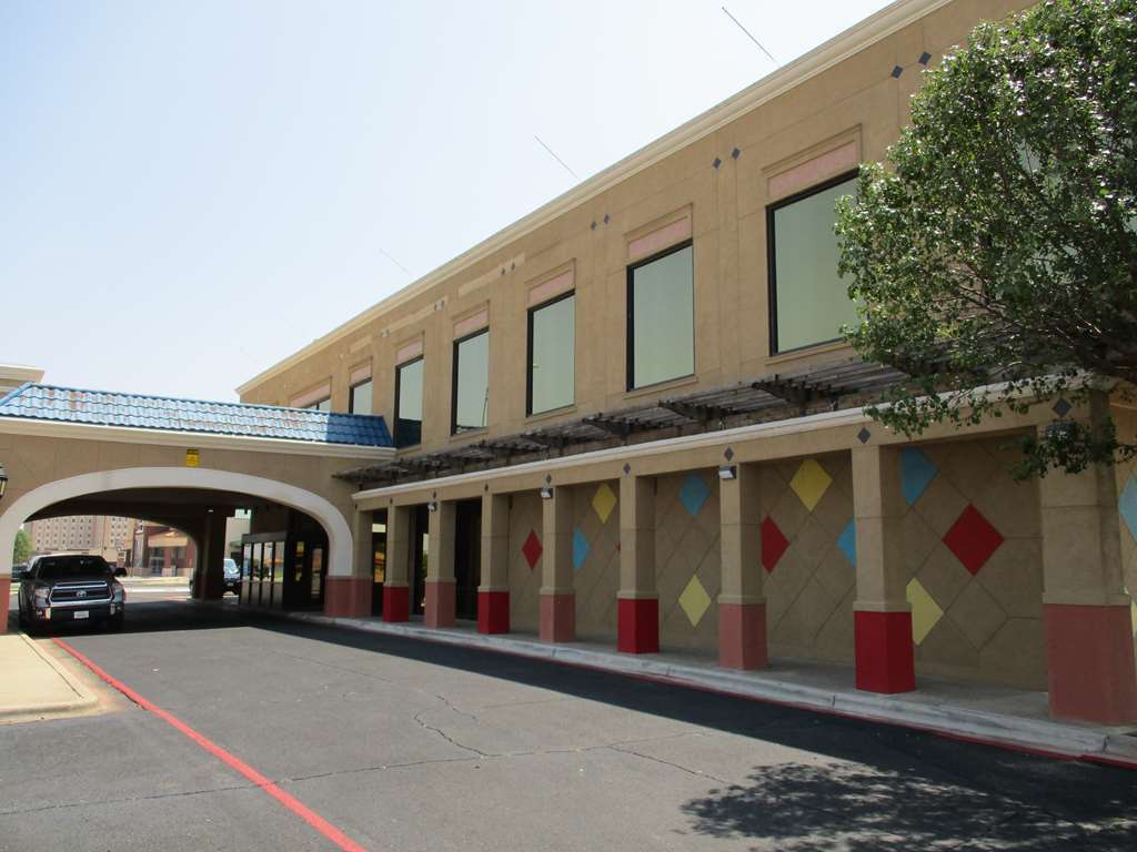 Surestay Plus Hotel By Best Western Lubbock Medical Center Екстер'єр фото